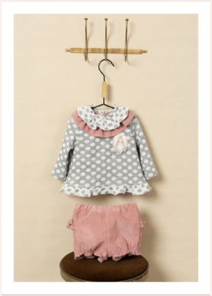 Conjunto de niña corto en color gris.Basmarti.