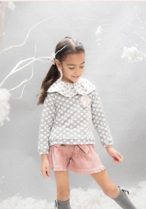 Conjunto de niña en color gris y rosa.Basmarti.