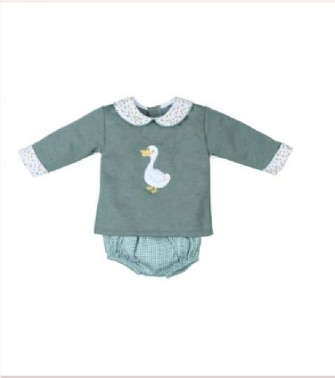 Conjunto de niño con un pato.