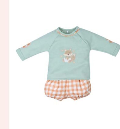 Conjunto de niño en color verde con ardilla.