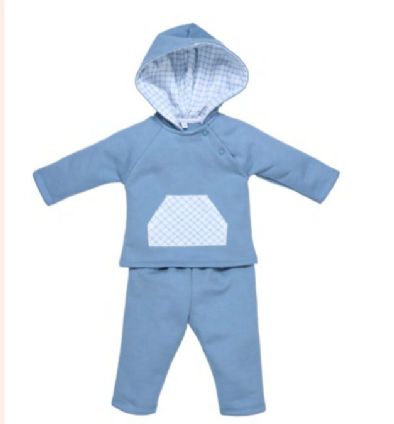 Conjunto de niño largo en color azul.