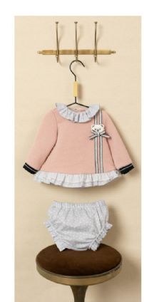 Jesusito en color rosa con un osito.Basmarti.