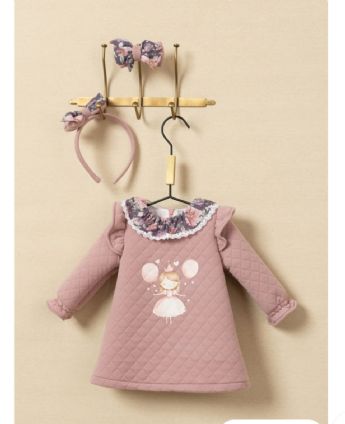 Vestido en color rosa con una bailarina.Basmarti.