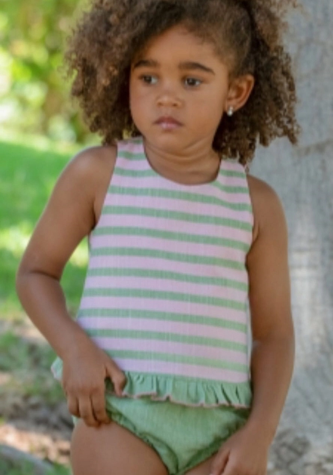 Conjunto bebé Familia Oliva. Conjunto bebé Familia Oliva.