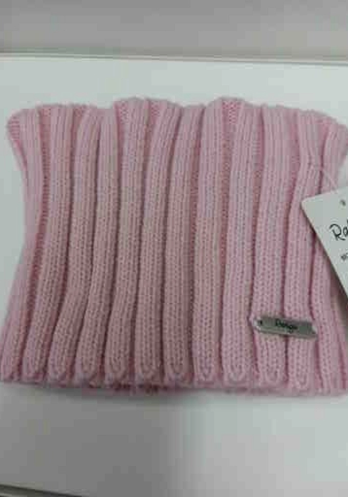 Cuello de punto en color rosa.