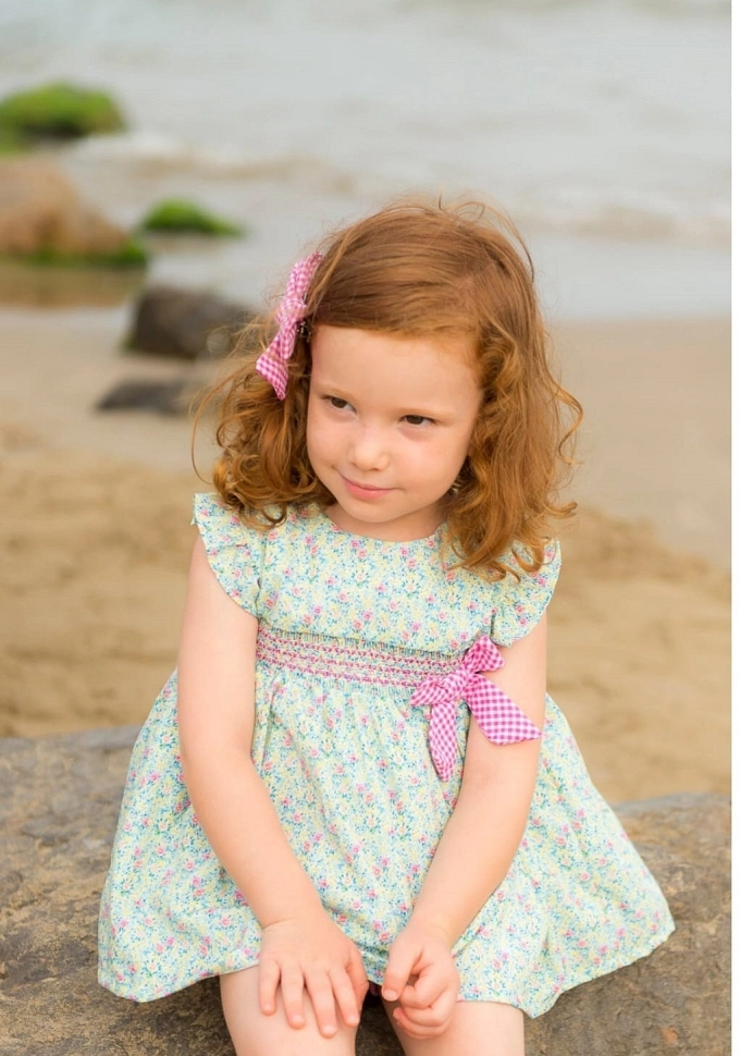 Jesusito de niña con florecitas en color verde.Pequeños PIratas. Jesusito de niña con florecitas en color verde.Pequeños PIratas.