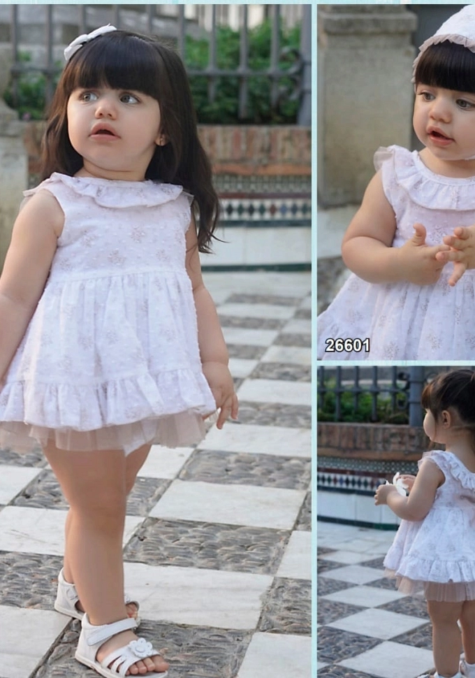 Jesusito niña con tul en color crudo. Jesusito niña con tul en color crudo.