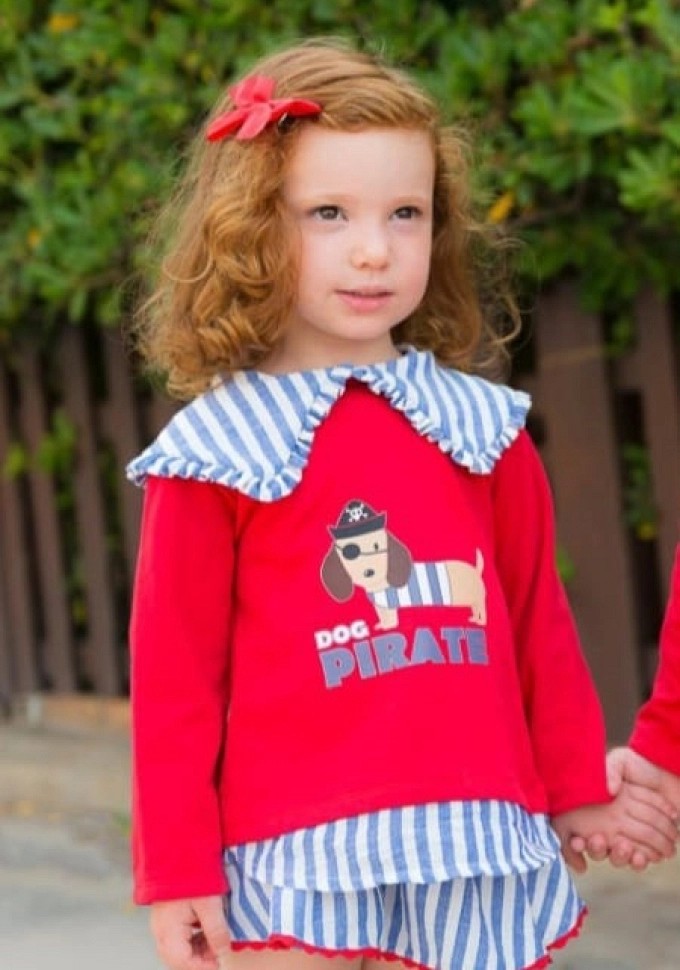 Sudadera en color rojo con un perro pirata.Pequeños Piratas.